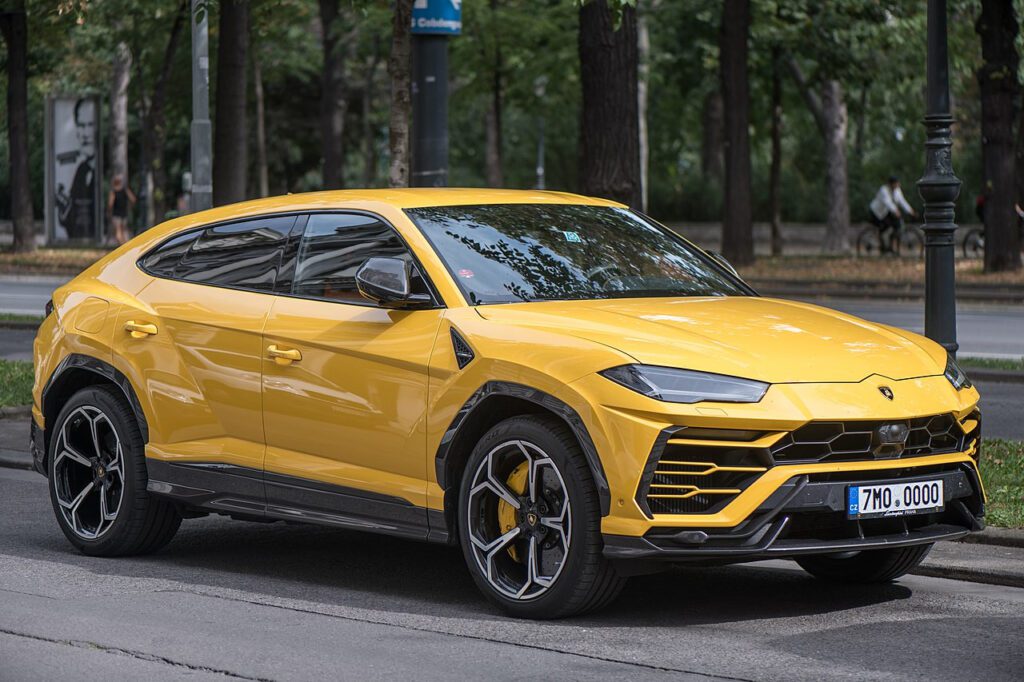 спортивный кроссовер Lamborghini